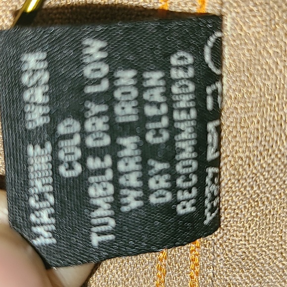 Gachu 100% Polyester Button Down Shirt - Picture 6 of 7